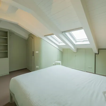 Xenia - Attic In San Siro Area شقة